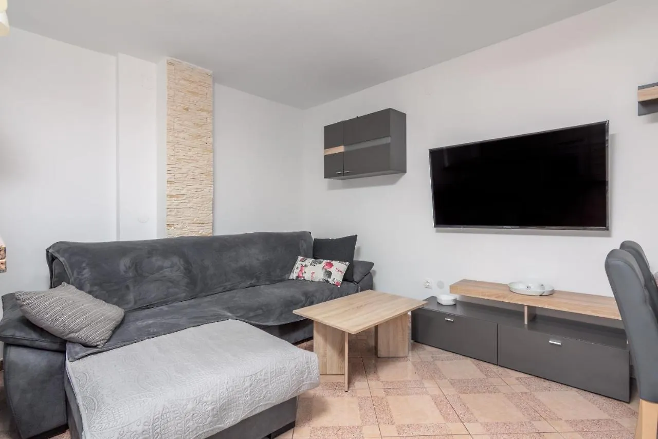 Apartments With A Parking Space Valbandon, Fazana - 7352 Chorvatsko