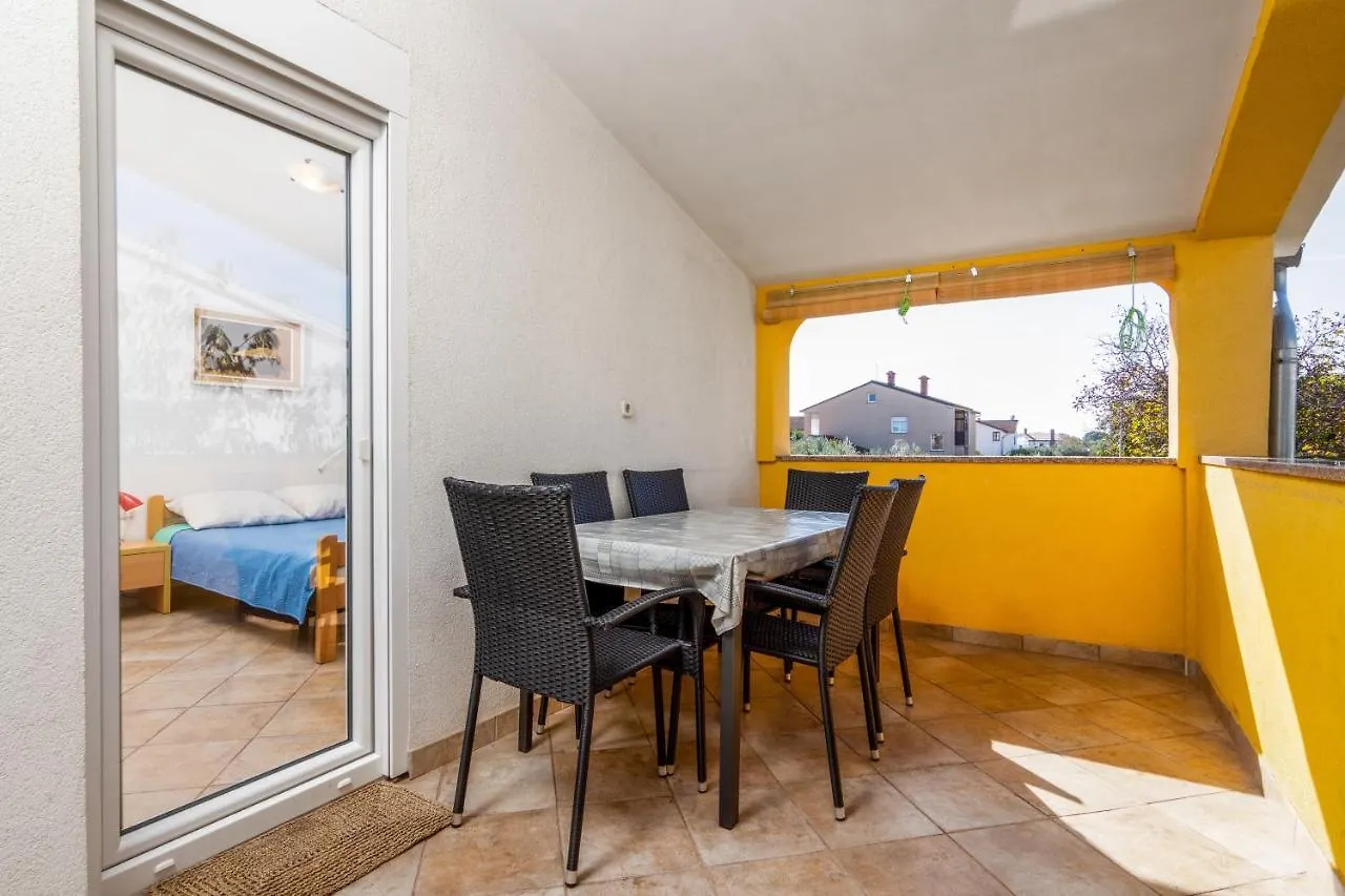 Apartments With A Parking Space Valbandon, Fazana - 7352