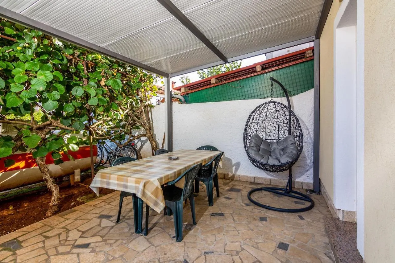 Apartments With A Parking Space Valbandon, Fazana - 7352