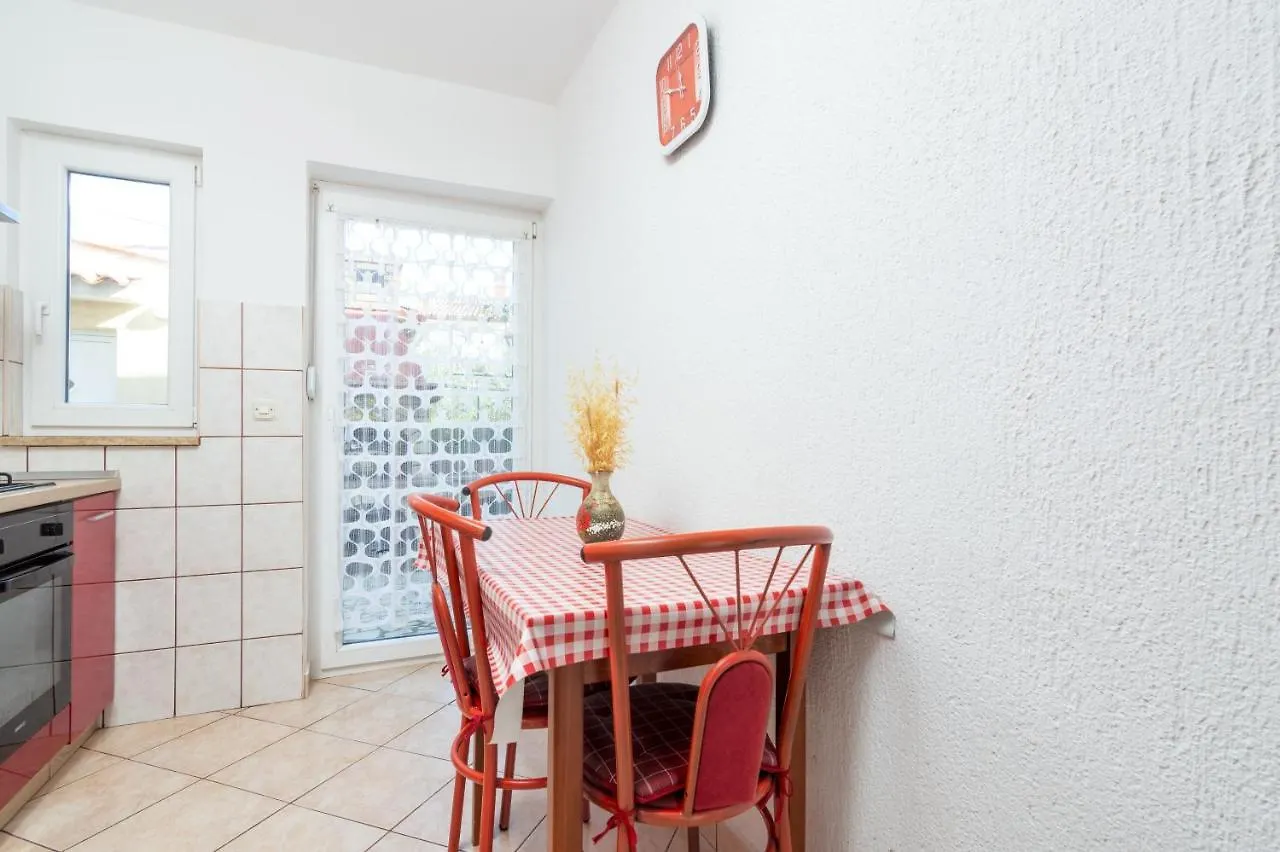 Apartments With A Parking Space Valbandon, Fazana - 7352